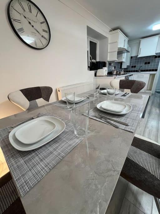 Апартаменти Modern & Stylish Haven In Heart Of Лондон Екстер'єр фото
