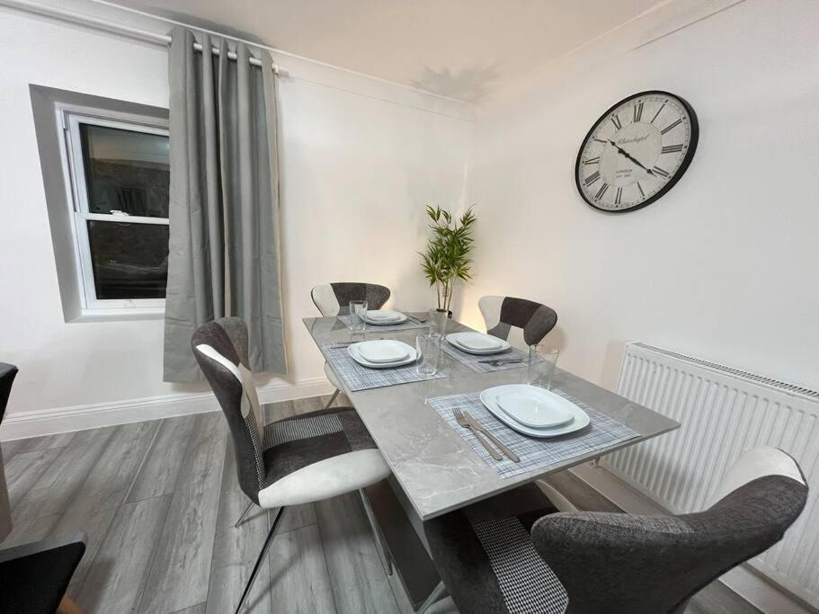 Апартаменти Modern & Stylish Haven In Heart Of Лондон Екстер'єр фото