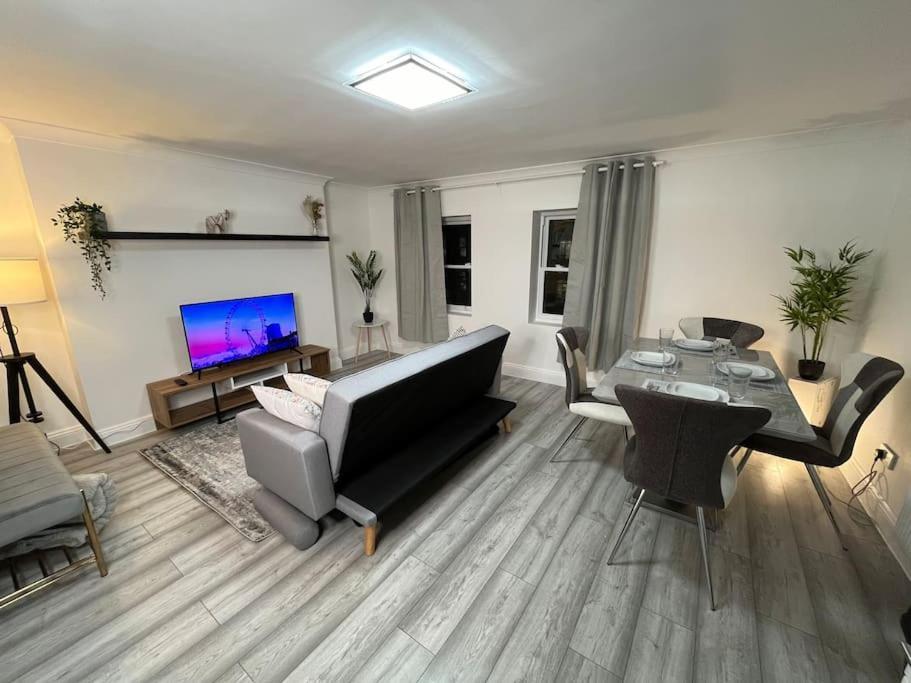 Апартаменти Modern & Stylish Haven In Heart Of Лондон Екстер'єр фото