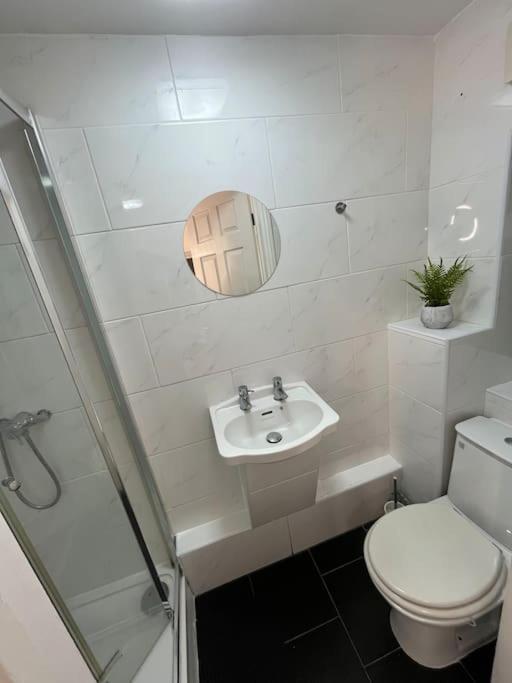 Апартаменти Modern & Stylish Haven In Heart Of Лондон Екстер'єр фото